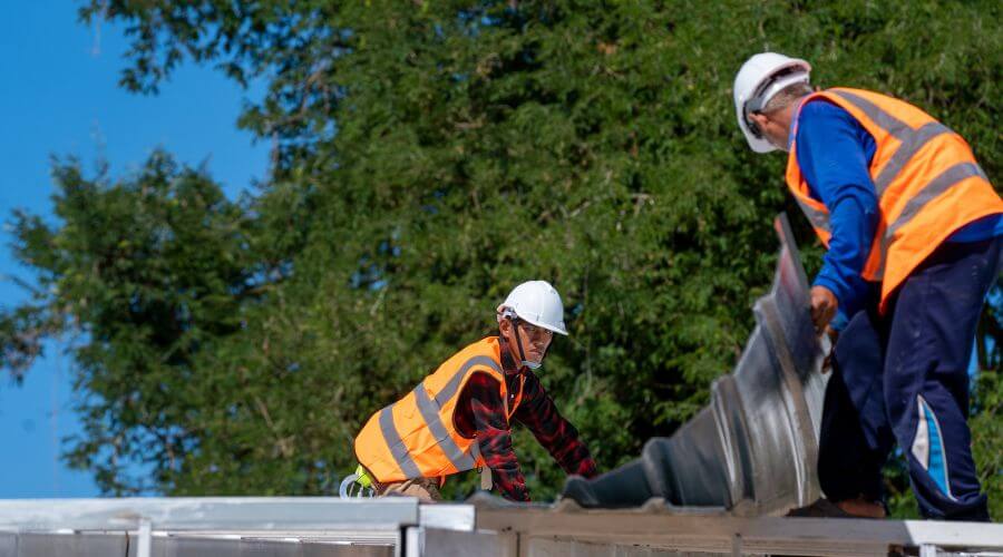 Professional new roof installation services in Samburg, TN